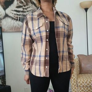 Women's plaid shirt..button down